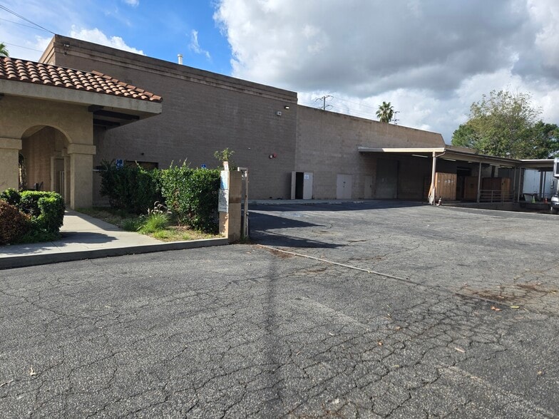 14937 San Fernando Mission Blvd, Mission Hills, CA for sale - Building Photo - Image 3 of 9