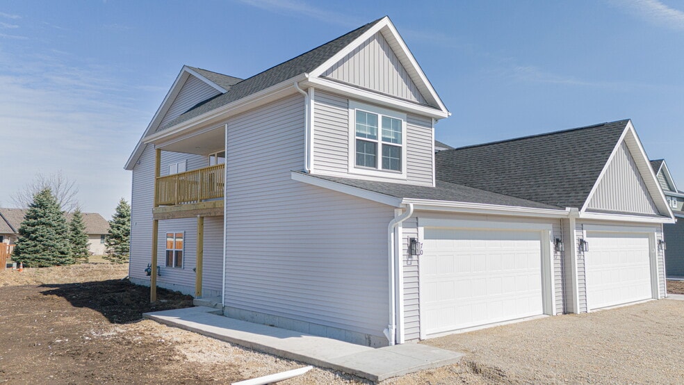 68 E Ash Ln, Milton, WI for sale - Building Photo - Image 2 of 12