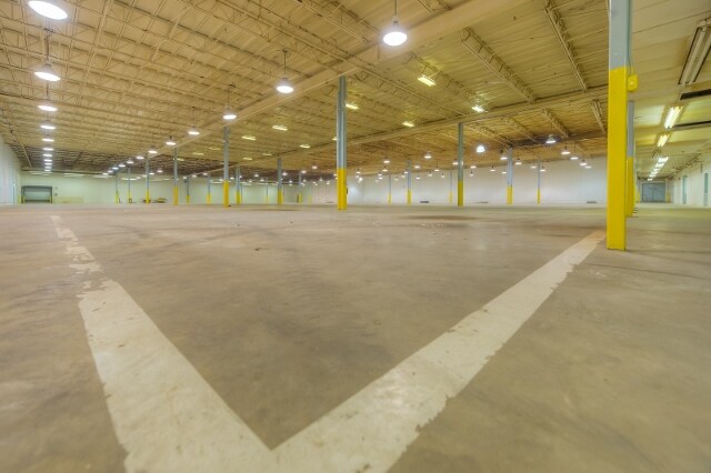 1315 W Oakridge Dr, Albany, GA à vendre - Photo du bâtiment - Image 2 de 13