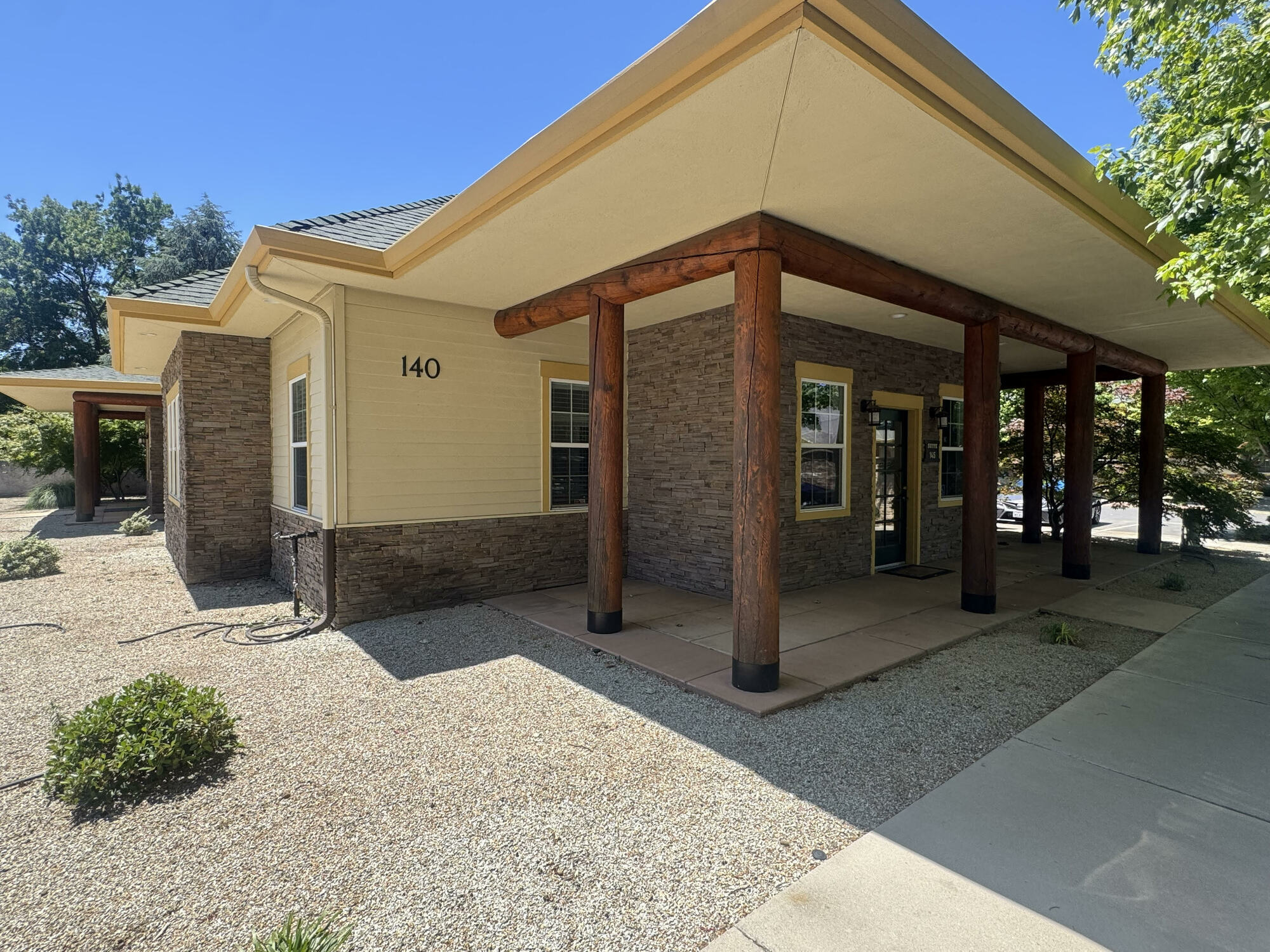 140 Amber Grove Dr, Chico, CA à louer Photo du bâtiment- Image 1 de 6