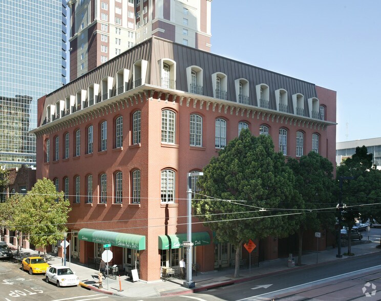 444 W C St, San Diego, CA à vendre - Photo du bâtiment - Image 2 de 17