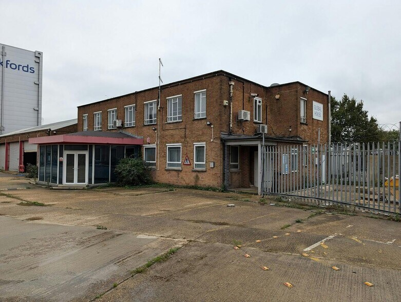 Drury Way, London for lease - Building Photo - Image 3 of 7