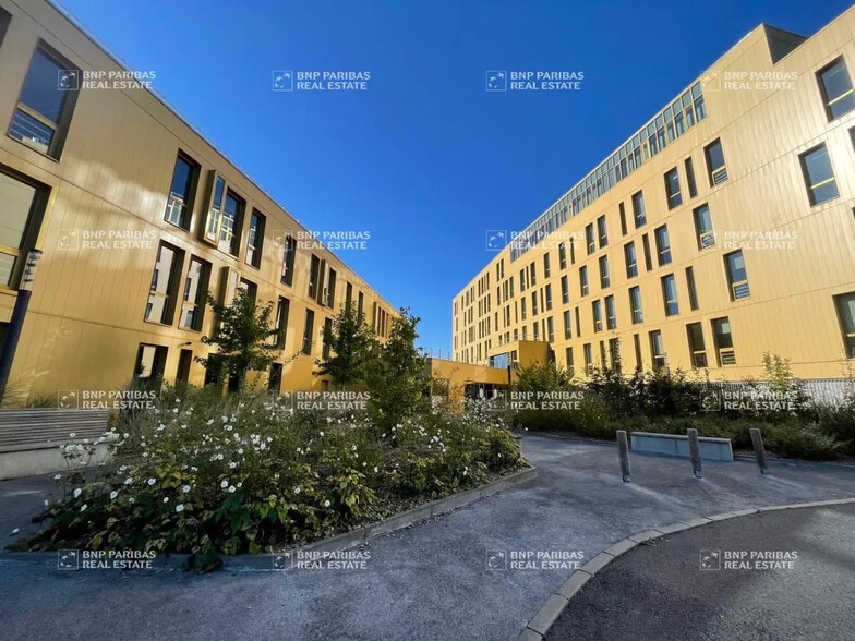 78 Rue Nicolas Appert, Lezennes for lease - Building Photo - Image 1 of 19