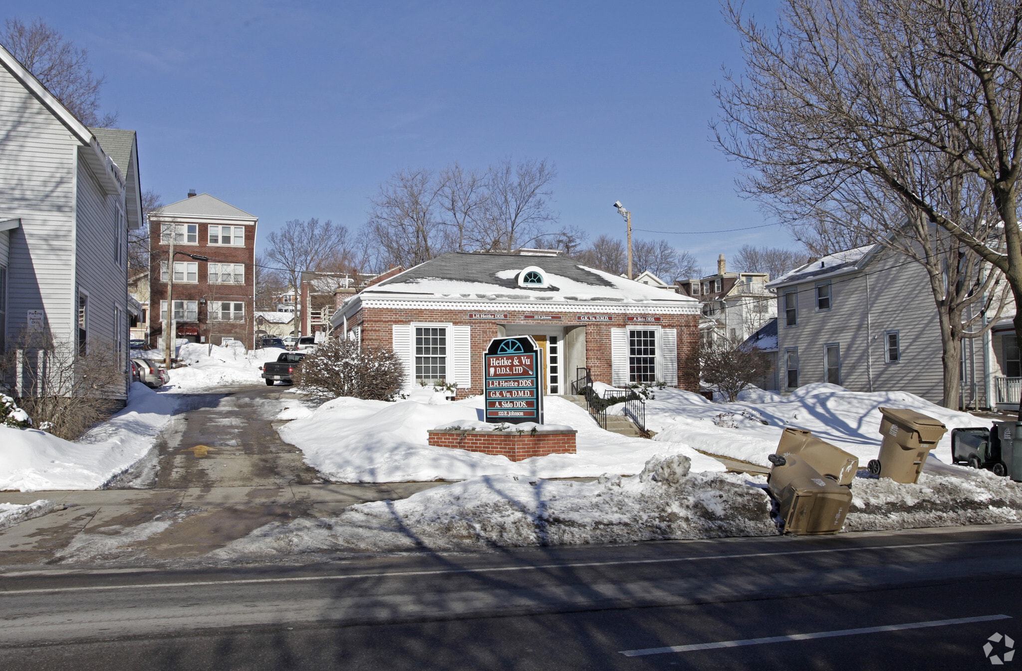 East Johnson St Portfolio portfolio of 3 properties for sale on LoopNet.ca Primary Photo- Image 1 of 2