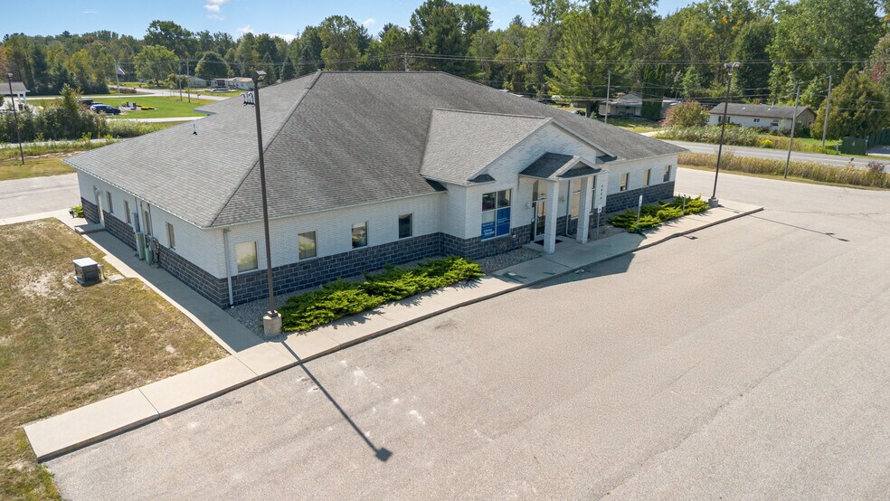 4489 M 61, Standish, MI à vendre - Photo du bâtiment - Image 2 de 21