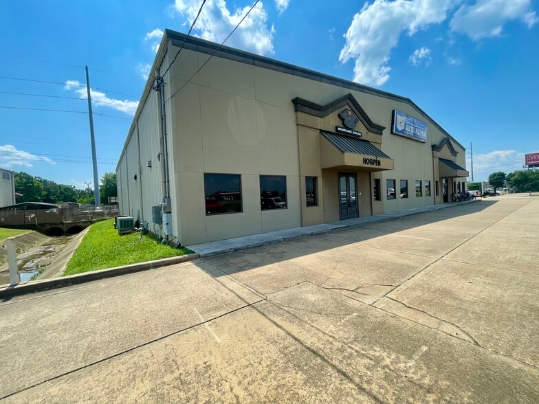 663-665 N Eastern Blvd, Montgomery, AL for lease - Building Photo - Image 2 of 11