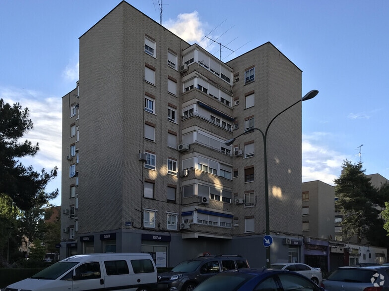 Calle Simón Hernández, 48, Móstoles, Madrid à louer - Photo du bâtiment - Image 2 de 2