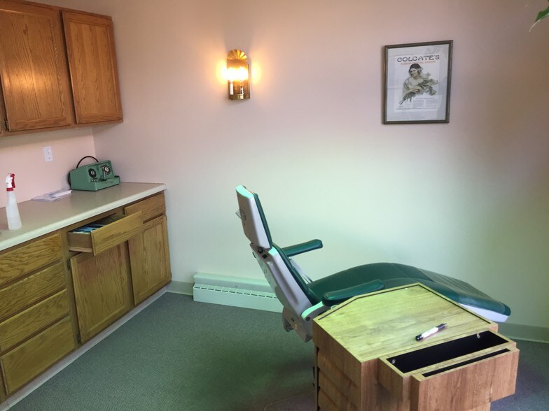 3910 85th St, Kenosha, WI à vendre - Photo du bâtiment - Image 2 de 17