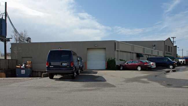 More details for 3414 Decoursey Ave, Covington, KY - Retail for Sale