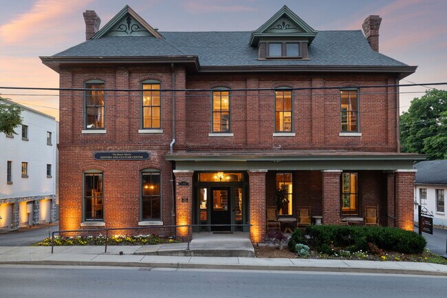 Plus de détails pour 108 Bridge St, Franklin, TN - Commerce de détail à vendre