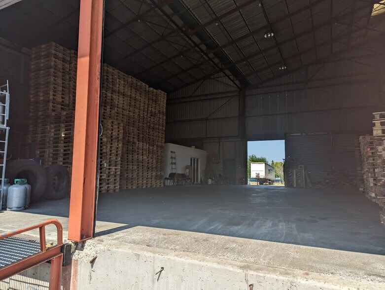 Industriel dans Saint-Étienne-du-Rouvray à louer - Photo intérieure - Image 2 de 4