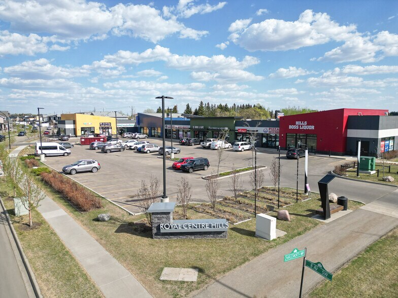 3723B 8 Av SW, Edmonton, AB à louer - Photo du bâtiment - Image 2 de 8