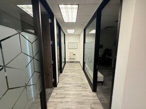 17235 N 75th Ave, Glendale, AZ for lease Interior Photo- Image 2 of 13