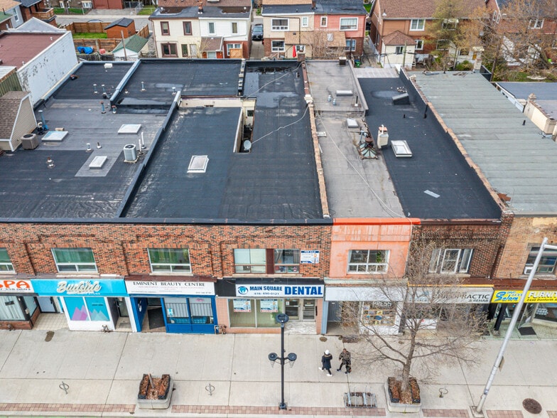 2438 Danforth Av, Toronto, ON for sale - Building Photo - Image 3 of 32