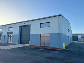 Diamond Dr, Hailsham à louer Photo du bâtiment- Image 1 de 3