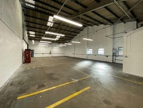 Carr Wood Rd, Castleford à louer Photo du bâtiment- Image 2 de 2