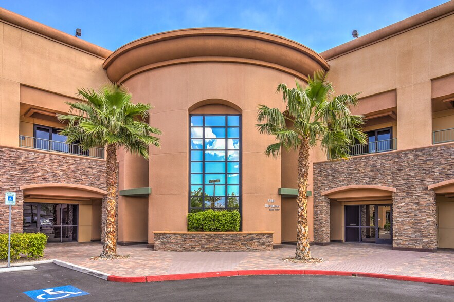 6180 Brent Thurman Way, Las Vegas, NV à vendre - Photo du bâtiment - Image 2 de 24