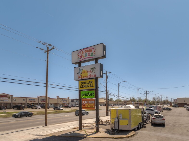 2904 SW 44th St, Oklahoma City, OK for lease - Building Photo - Image 2 of 29
