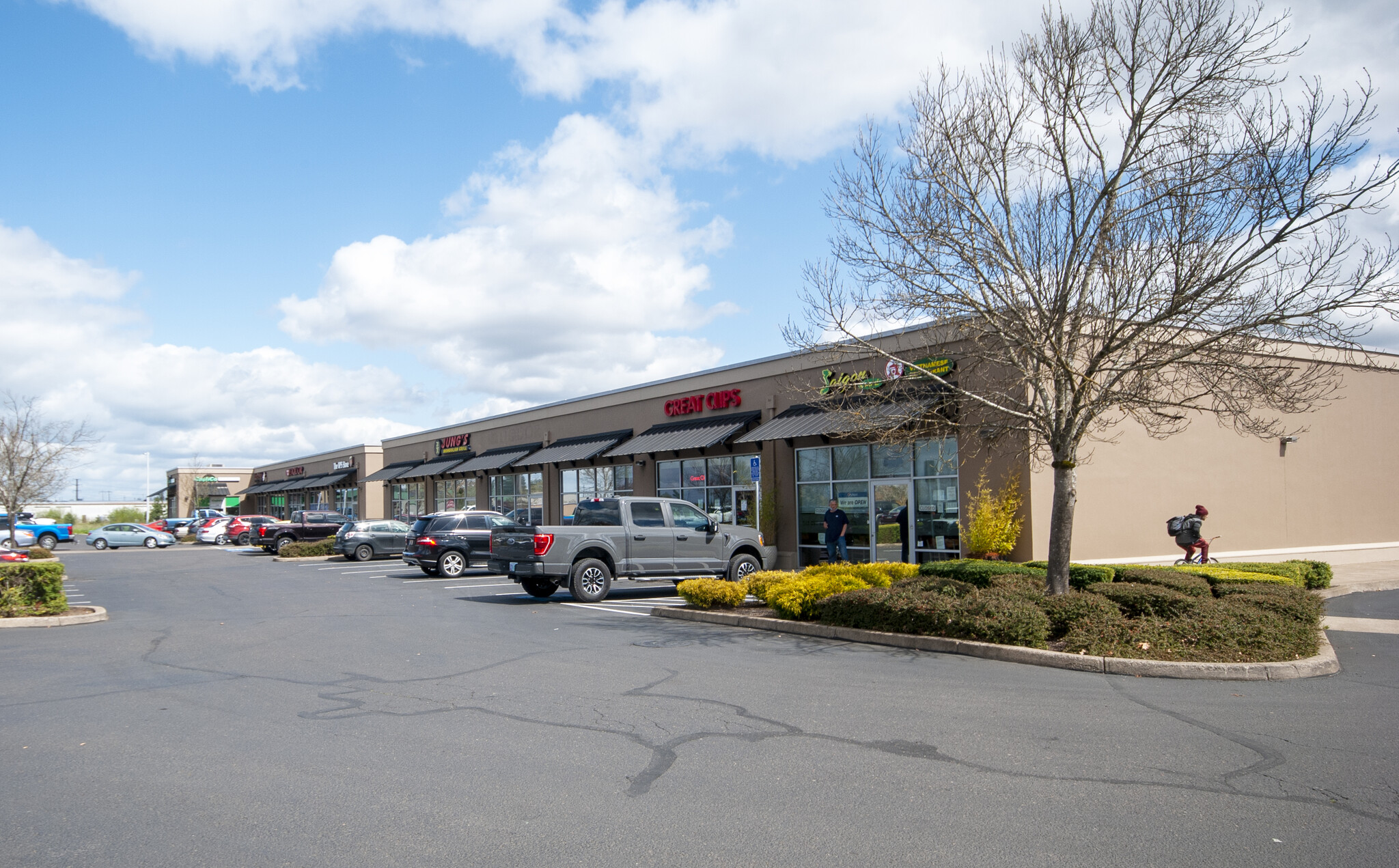 4325-4355 W 11th Ave, Eugene, OR à louer Photo du b timent- Image 1 de 7