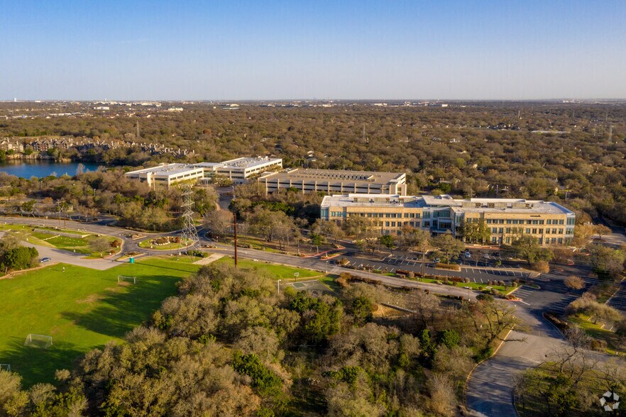 10900 Stonelake Blvd, Austin, TX à louer - Aérien - Image 2 de 12