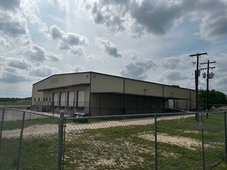 111 E McCarty Ln, San Marcos, TX for sale - Building Photo - Image 3 of 7