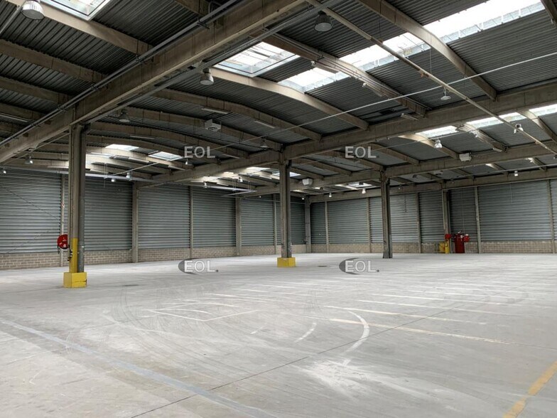 Industrial in Sucy-en-Brie for lease - Interior Photo - Image 2 of 7