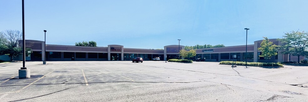 1170-1220 N Mayflower Dr, Appleton, WI for lease - Building Photo - Image 2 of 3