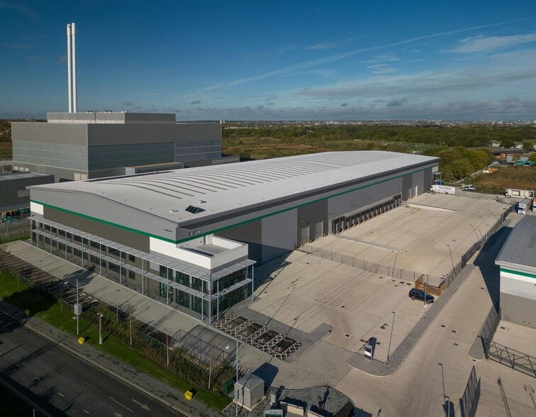 Beddington Ln, Croydon for lease - Building Photo - Image 2 of 16