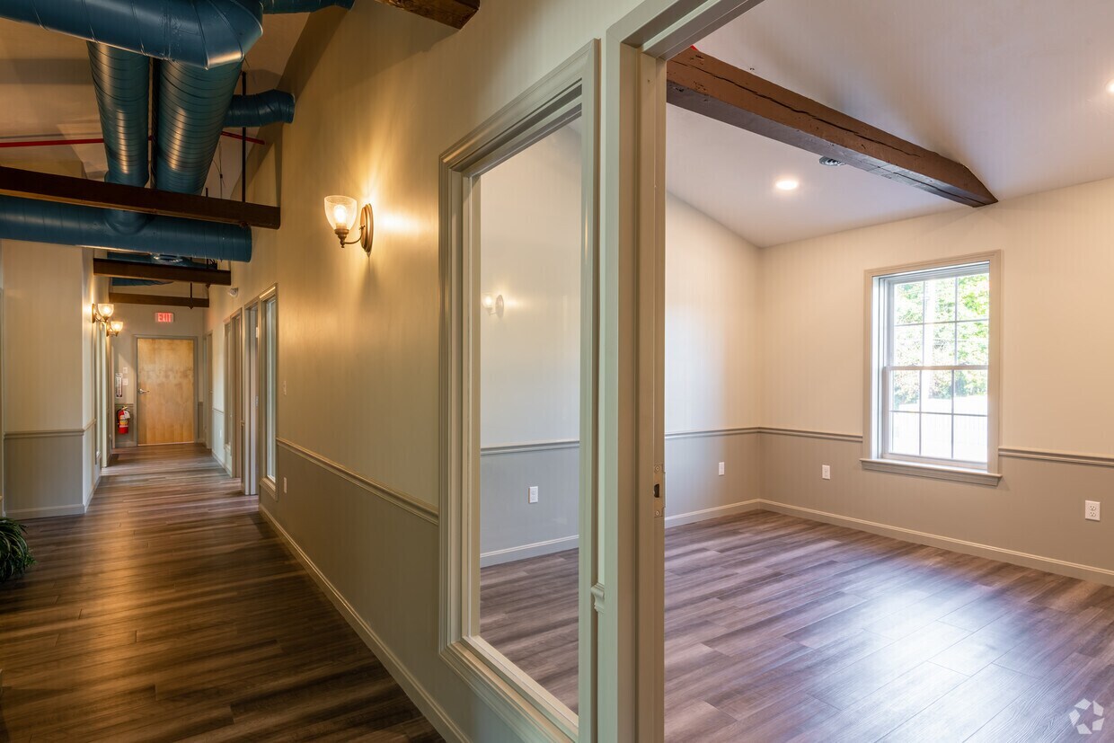 59 Apsley St, Hudson, MA for lease Interior Photo- Image 1 of 3