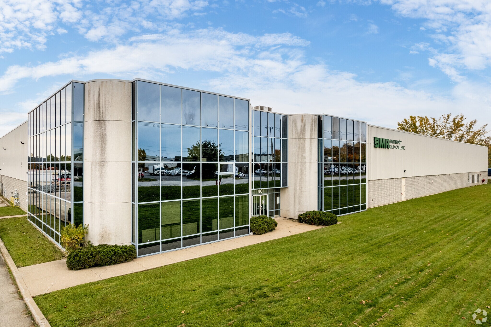 40 Ch Du Tremblay, Boucherville, QC à louer Photo principale- Image 1 de 6