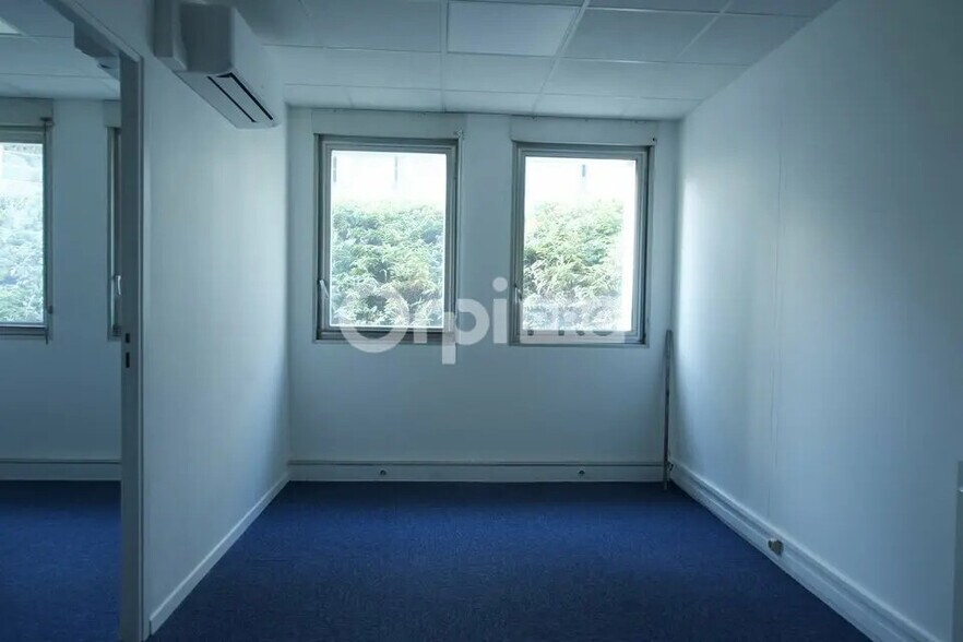 Bureau dans Écully à louer - Photo du bâtiment - Image 3 de 13