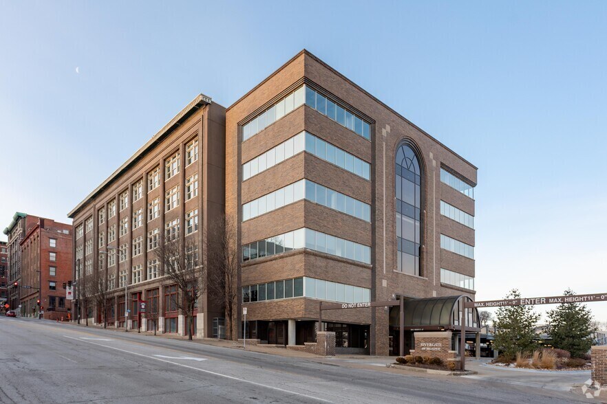 600 Broadway Blvd, Kansas City, MO à louer - Photo du bâtiment - Image 2 de 11