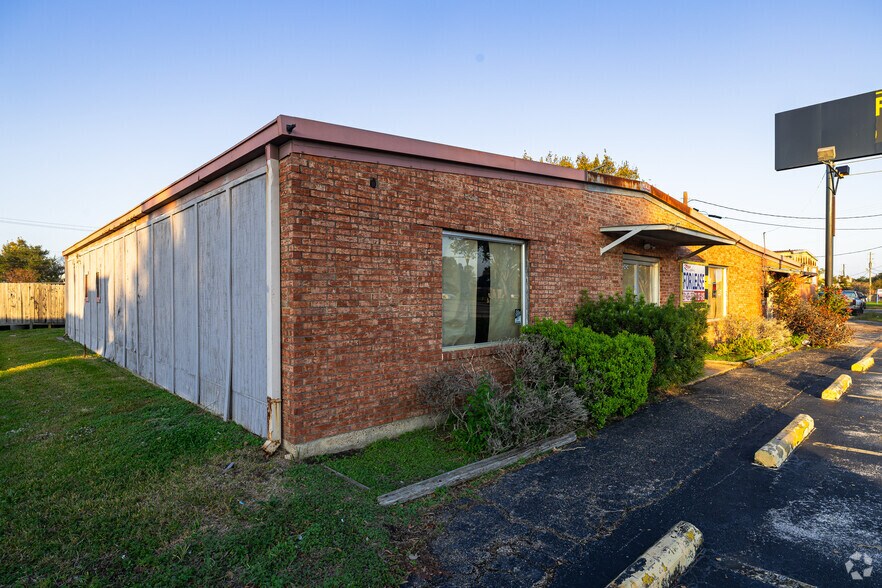 2424 S Main St, Stafford, TX à louer - Photo principale - Image 1 de 5
