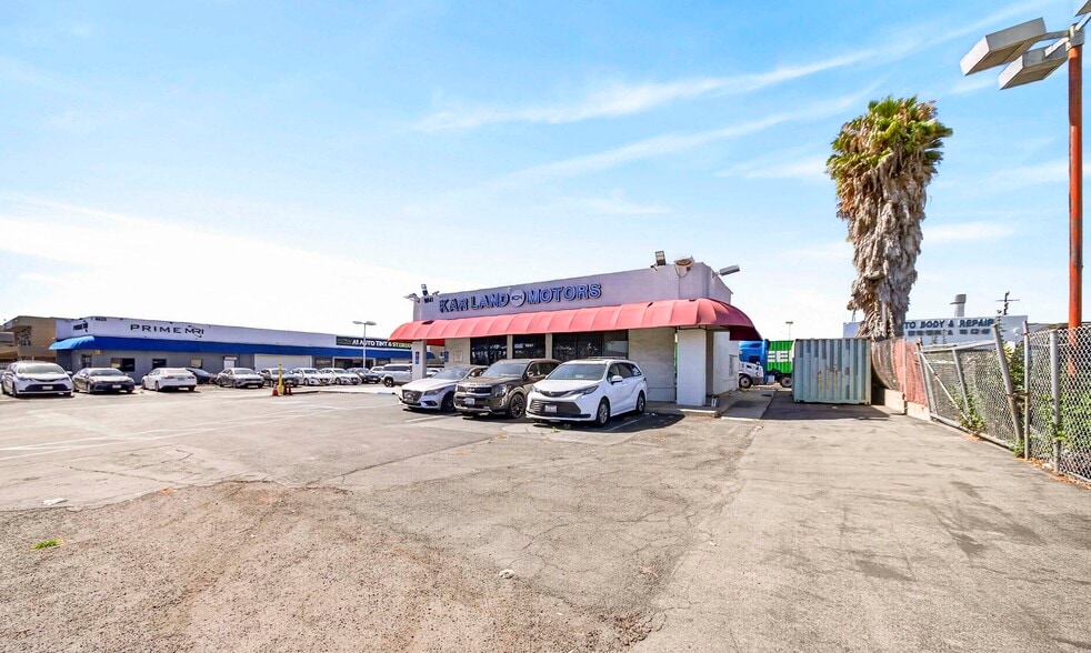 9841 Garden Grove Blvd, Garden Grove, CA à vendre - Photo du bâtiment - Image 3 de 26