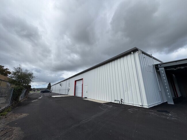 More details for 1750 Commerce Way, Paso Robles, CA - Industrial for Sale