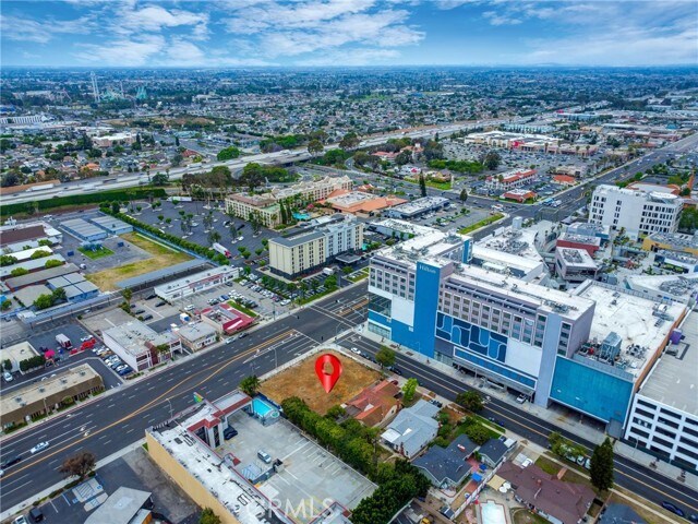 7911 Orangethorpe ave, Buena Park, CA à vendre - Photo du bâtiment - Image 2 de 9