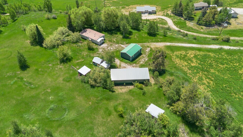Lots 1 & 2 Lever Spring rd, Alpine, WY for sale - Primary Photo - Image 1 of 48