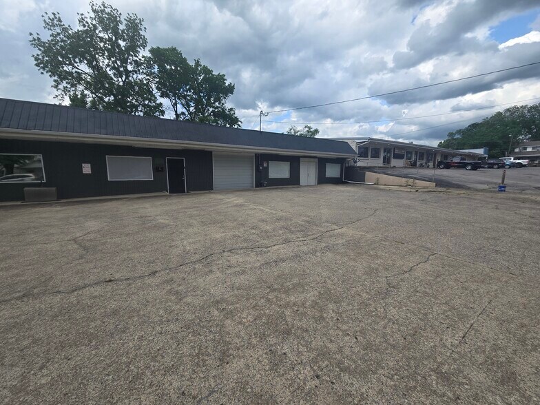 124 W Winchester St, Gallatin, TN à louer - Photo du bâtiment - Image 2 de 21