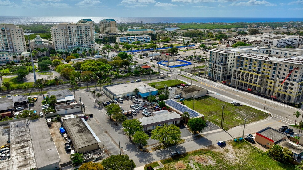 321 N Railroad Ave, Boynton Beach, FL for lease - Building Photo - Image 3 of 25