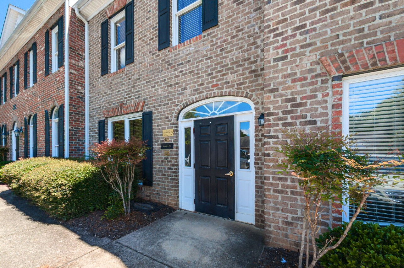 312 W Millbrook Rd, Raleigh, NC à vendre Photo du bâtiment- Image 1 de 1