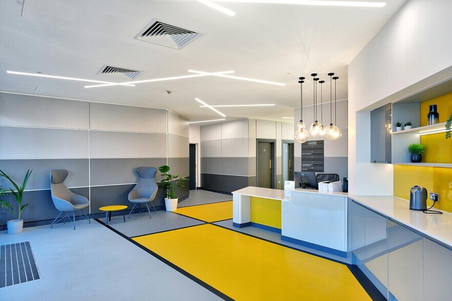 87 Castle St, Reading à louer - Photo du bâtiment - Image 2 de 6