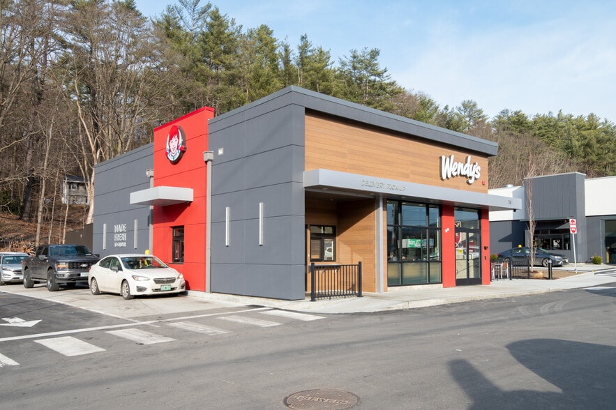 384-392 Washington st, Claremont, NH for sale - Building Photo - Image 2 of 6