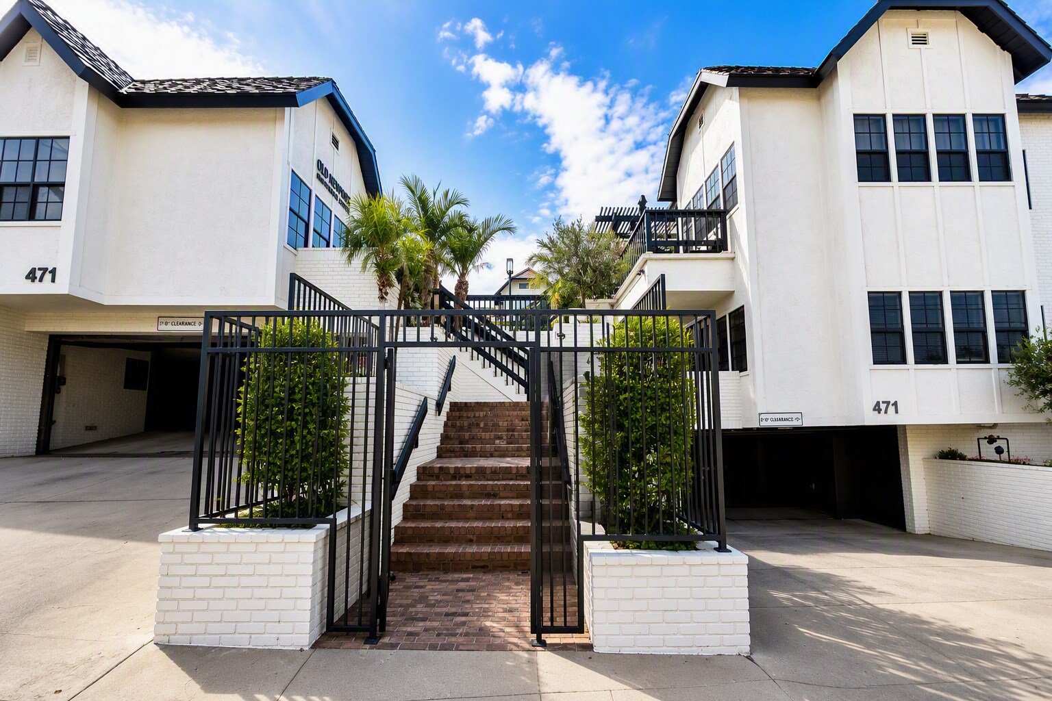 471 N Old Newport Blvd, Newport Beach, CA à louer Photo du bâtiment- Image 1 de 16