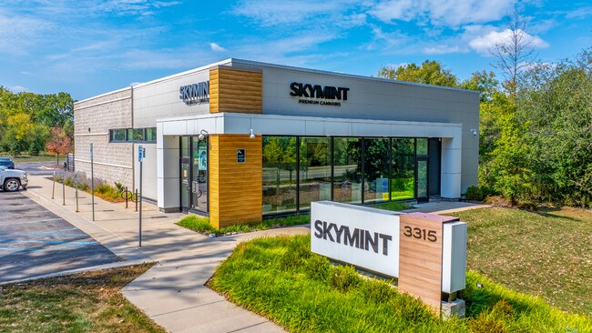 Plus de détails pour 3315 Coolidge Rd, East Lansing, MI - Commerce de détail à vendre