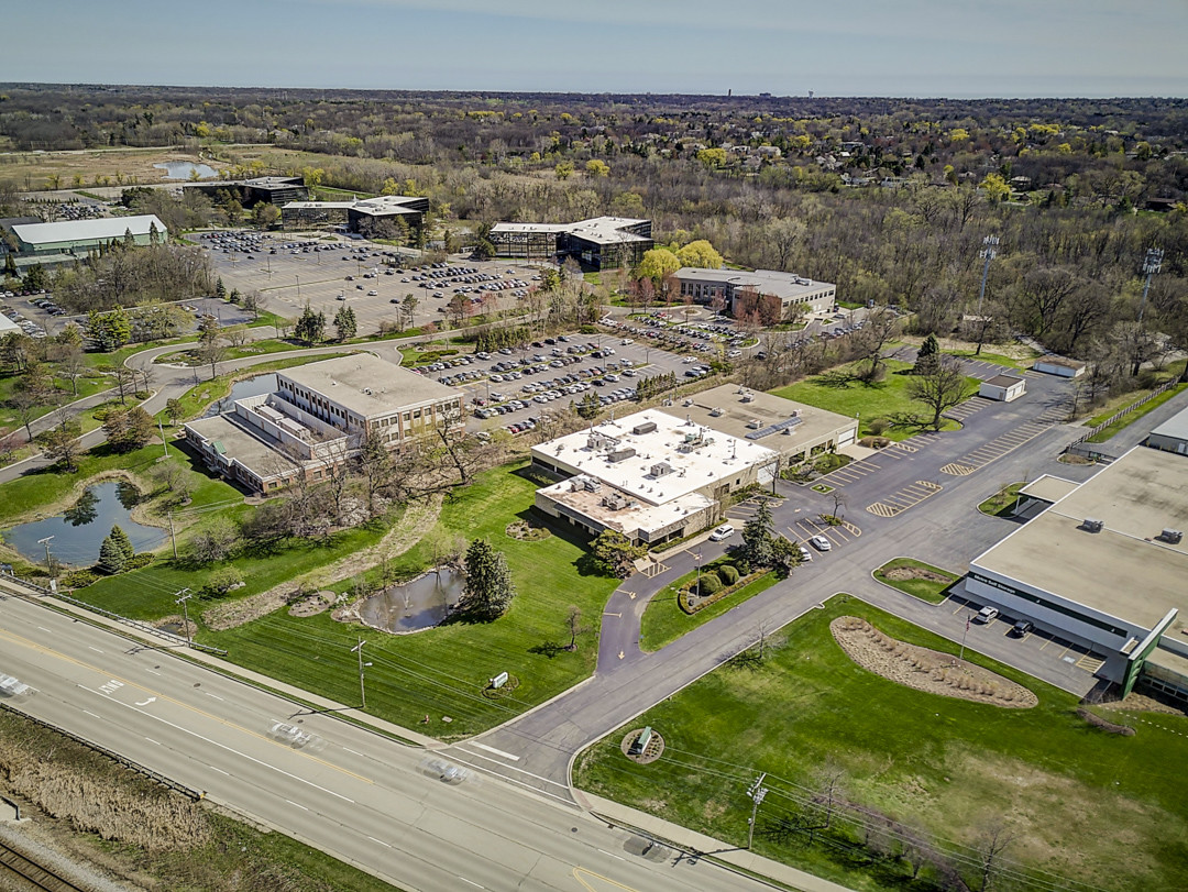 2051 Waukegan Rd, Bannockburn, IL à vendre Photo du bâtiment- Image 1 de 1