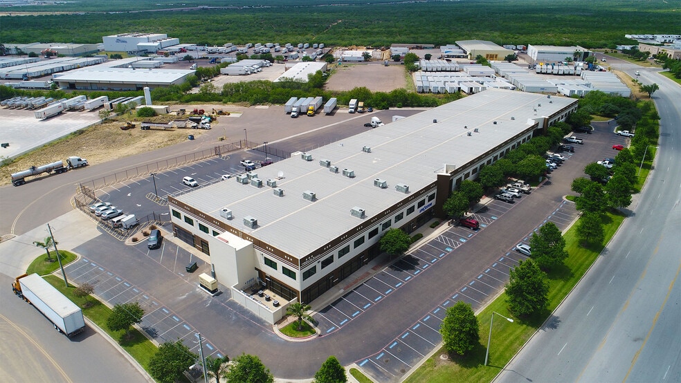 11204 McPherson Rd, Laredo, TX for lease - Building Photo - Image 2 of 6