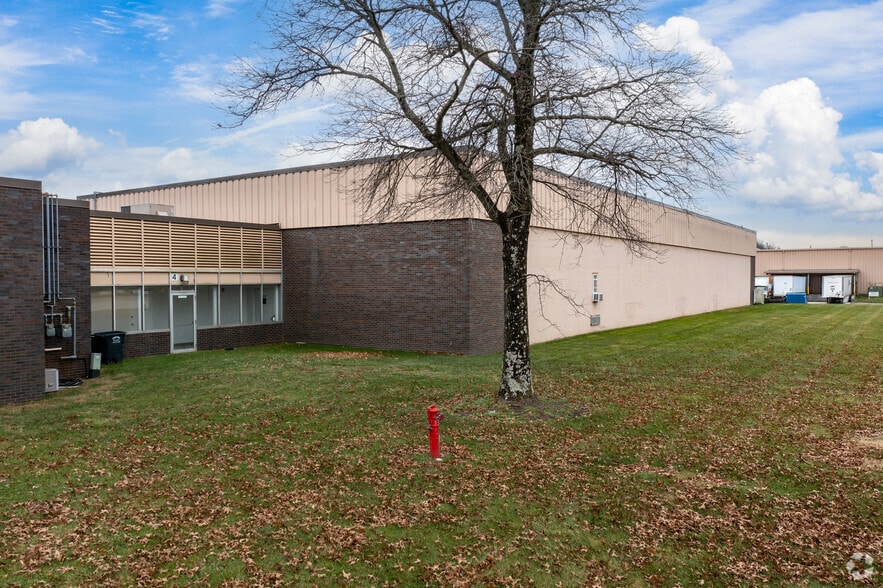 8361 Broadwell Rd, Cincinnati, OH for sale - Building Photo - Image 3 of 7