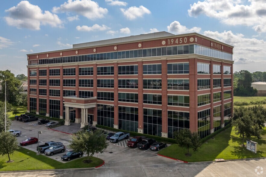 19450 State Highway 249, Houston, TX à vendre - Photo du bâtiment - Image 2 de 6