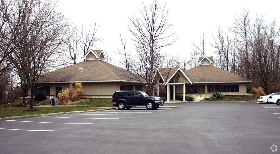 11501-11503 Deerfield Rd, Blue Ash, OH for lease - Primary Photo - Image 1 of 1