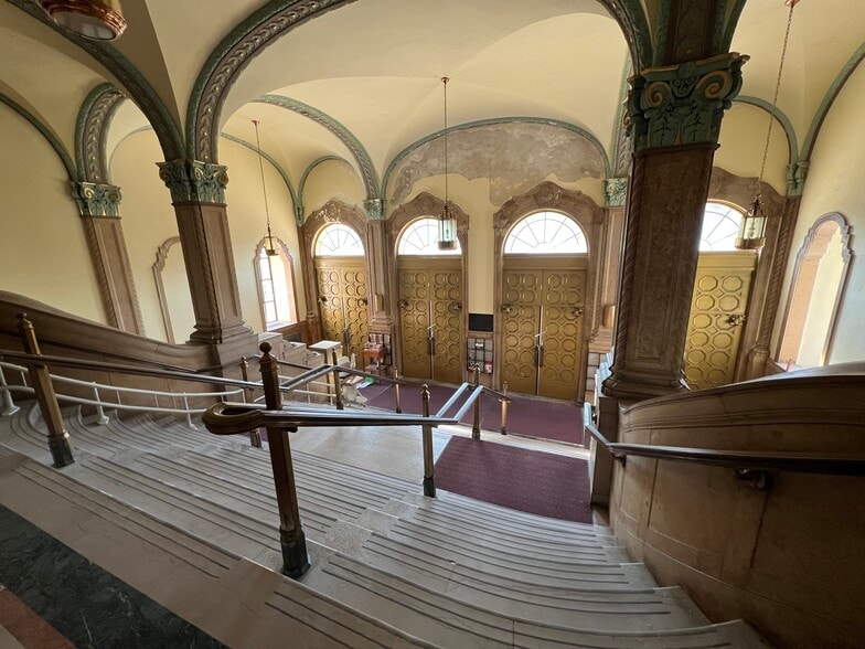 5212 W Agatite Ave, Chicago, IL for sale - Building Photo - Image 2 of 15